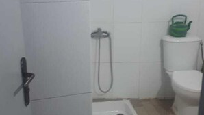 Bathroom - Hotel Piscine Olympique Nationale (Dakar)