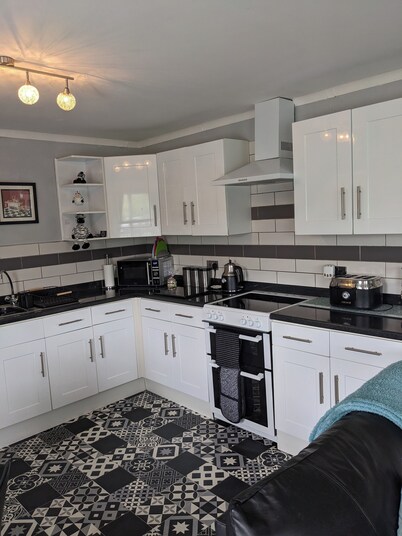 Canol Cae Cottage Jasmine in Penrhyndeudraeth near Porthmadog. Pet Friendly. 