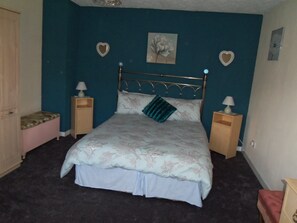 2 bedrooms, iron/ironing board, WiFi, bed sheets - Cottage, 4 miles from Loch Ness (inverness)