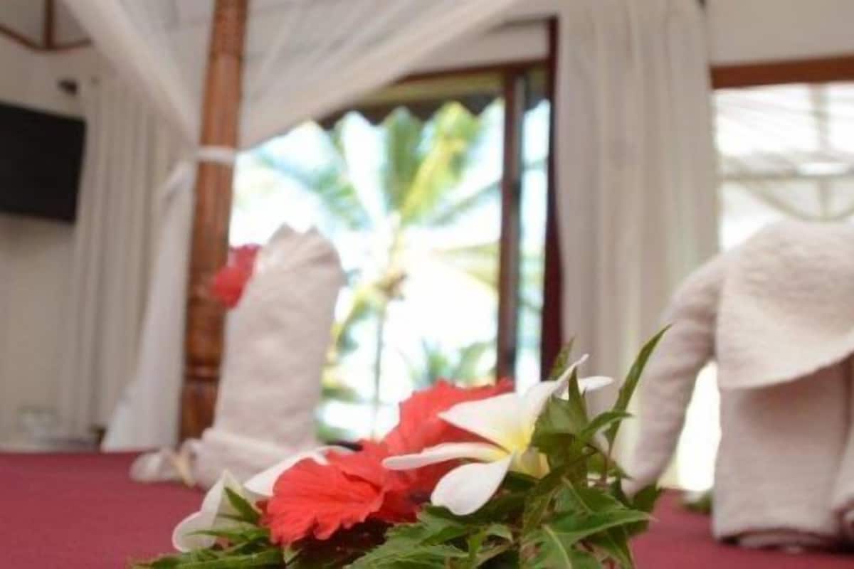 Peralatan tempat tidur premium, peti besi dalam bilik, cadar katil
