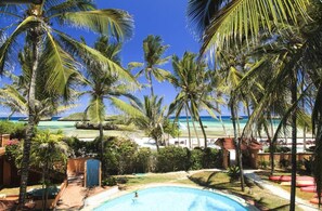 2 piscine all'aperto