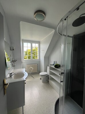 Bathtub, hair dryer, bidet