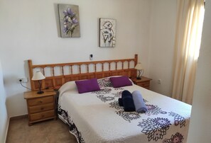 1 Schlafzimmer, BĂŒgeleisen/BĂŒgelbrett, kostenloses WLAN, BettwĂ€sche