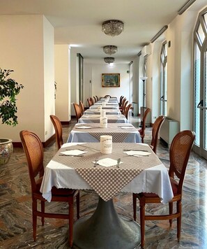 Breakfast, lunch, dinner served; Italian cuisine  - Hotel Miramonti (Saint-Vincent)