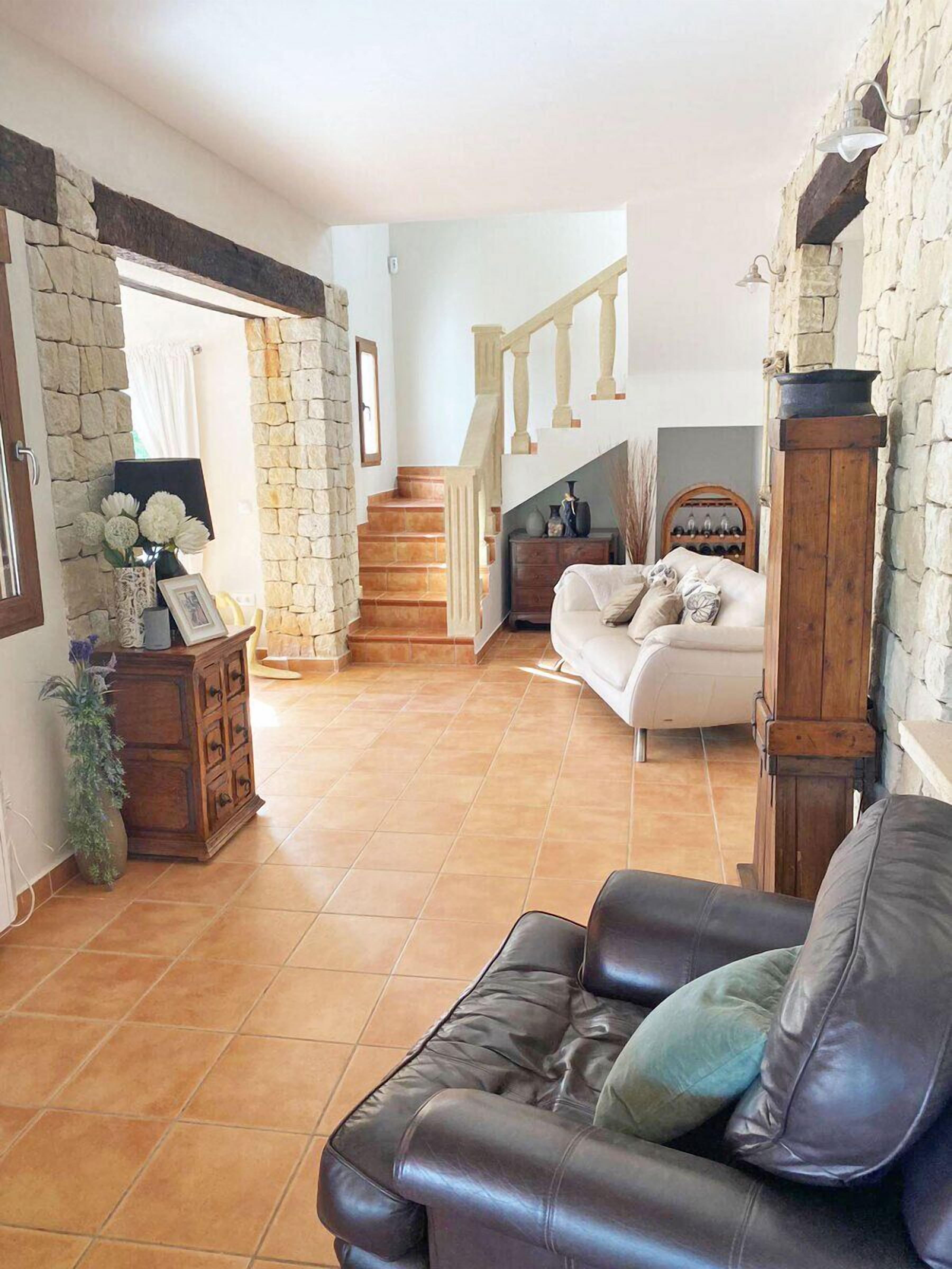 Oodles Retreat a 5 Star Luxury House available to privately hire