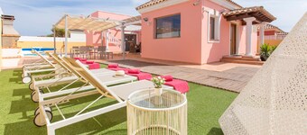 "Villa Bella Lucia 3" Heated Pool, Wifi, Barbecue, Satellite TV.