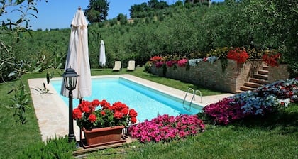 BRUNELLO - Acogedora casa de campo situada en una posición tranquila y panorámica en la Toscana