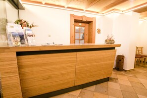 Mostrador de check-in y check-out