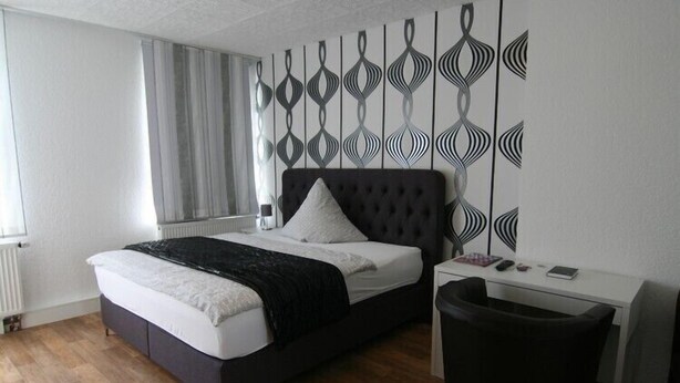 Double Room | WiFi (free), bed sheets - Hotel  Restaurant Lindenhof (Hamm)