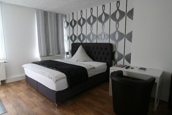 Double Room | Free WiFi, bed sheets - Hotel Restaurant Lindenhof (Hamm)