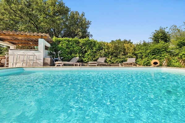 Piscine extérieure, piscine chauffée