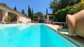 Piscine extérieure, piscine chauffée