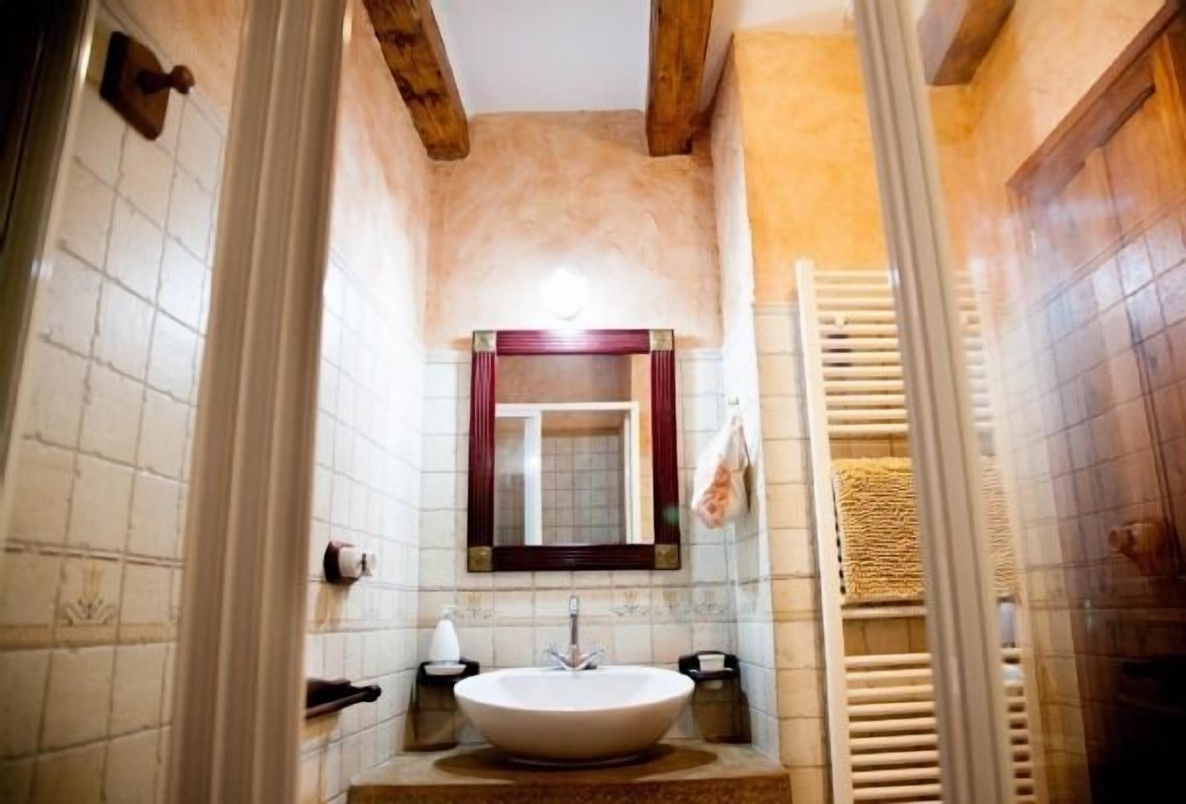 Self catering cottage Cal Albareda for 15 people