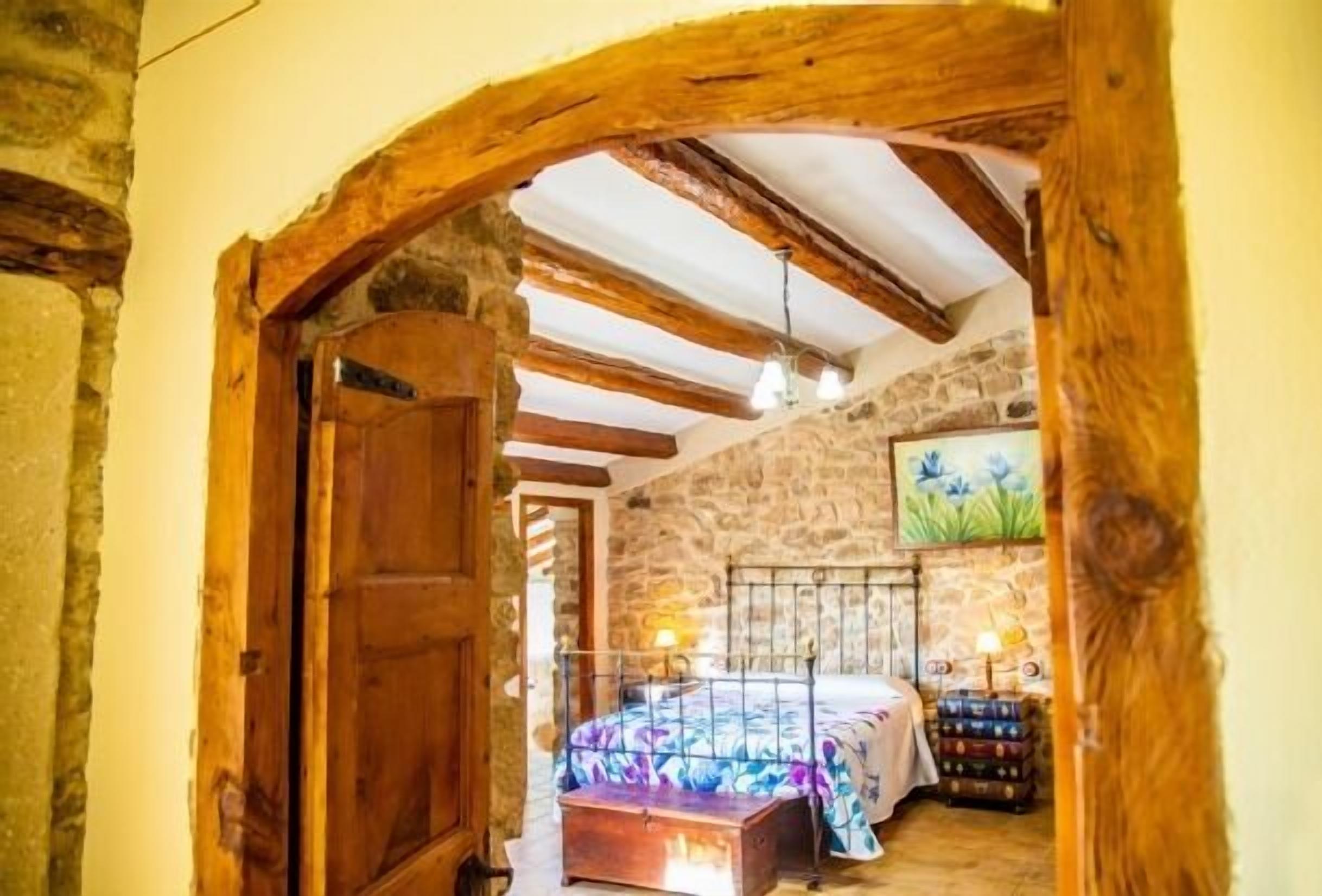 Self catering cottage Cal Albareda for 15 people