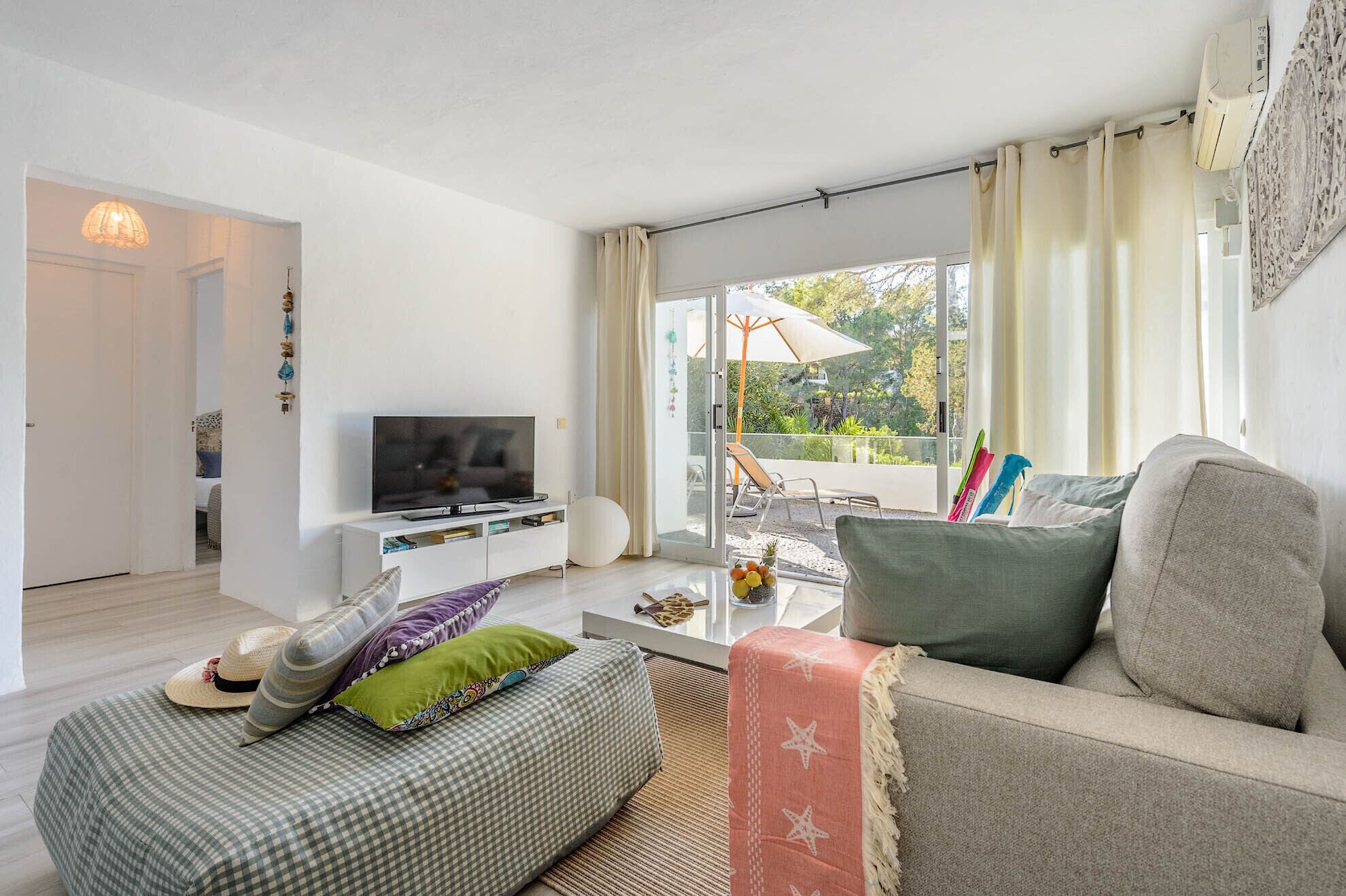 CALA VADELLA HOUSE, beautiful house near the beach. 