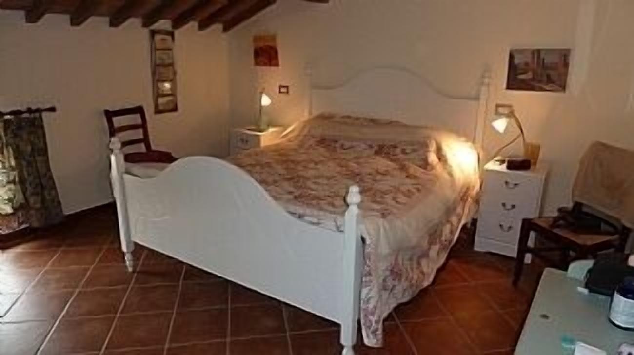 Apartment in Beautifully Restored Medieval Tuscan Village, 7klm from Volterra