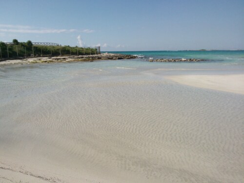 Vue sur la mer sur l'île de lapins, à proximité des plages et du centre-ville