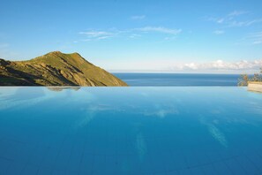 Pool - Perched on a Hill Overlooking the Cretan Sea (Rethymno)