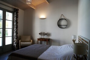 5 bedrooms, iron/ironing board, travel cot, free WiFi