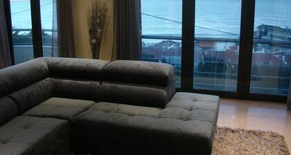 Luxury Apartment wit a privileged sea view, swimming pool, 5 min walk from the beach