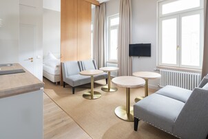 Family Apartment | Hypo-allergenic bedding, soundproofing, iron/ironing board, free WiFi