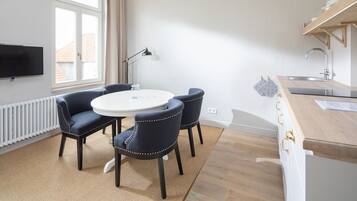 Apartment, 1 Schlafzimmer | Allergikerbettwaren, schallisolierte Zimmer, Bügeleisen/Bügelbrett