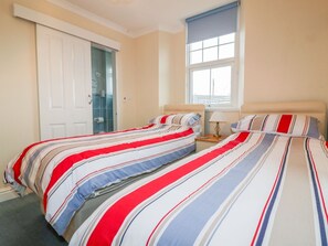 2 bedrooms, iron/ironing board, travel cot, free WiFi