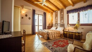 Double Room, 1 Queen Bed, Non Smoking | Bed sheets - Agriturismo Le Mistral (Sommacampagna)