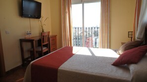 Panoramic Double Room, City View | Desk, blackout drapes, soundproofing, rollaway beds - Hotel Casa Vazquez (Málaga)