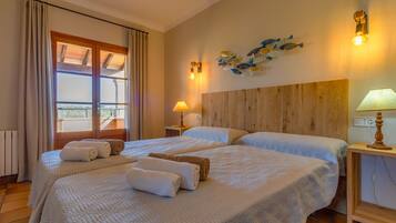 4 slaapkamers, een kluis op de kamer, een strijkplank/strijkijzer