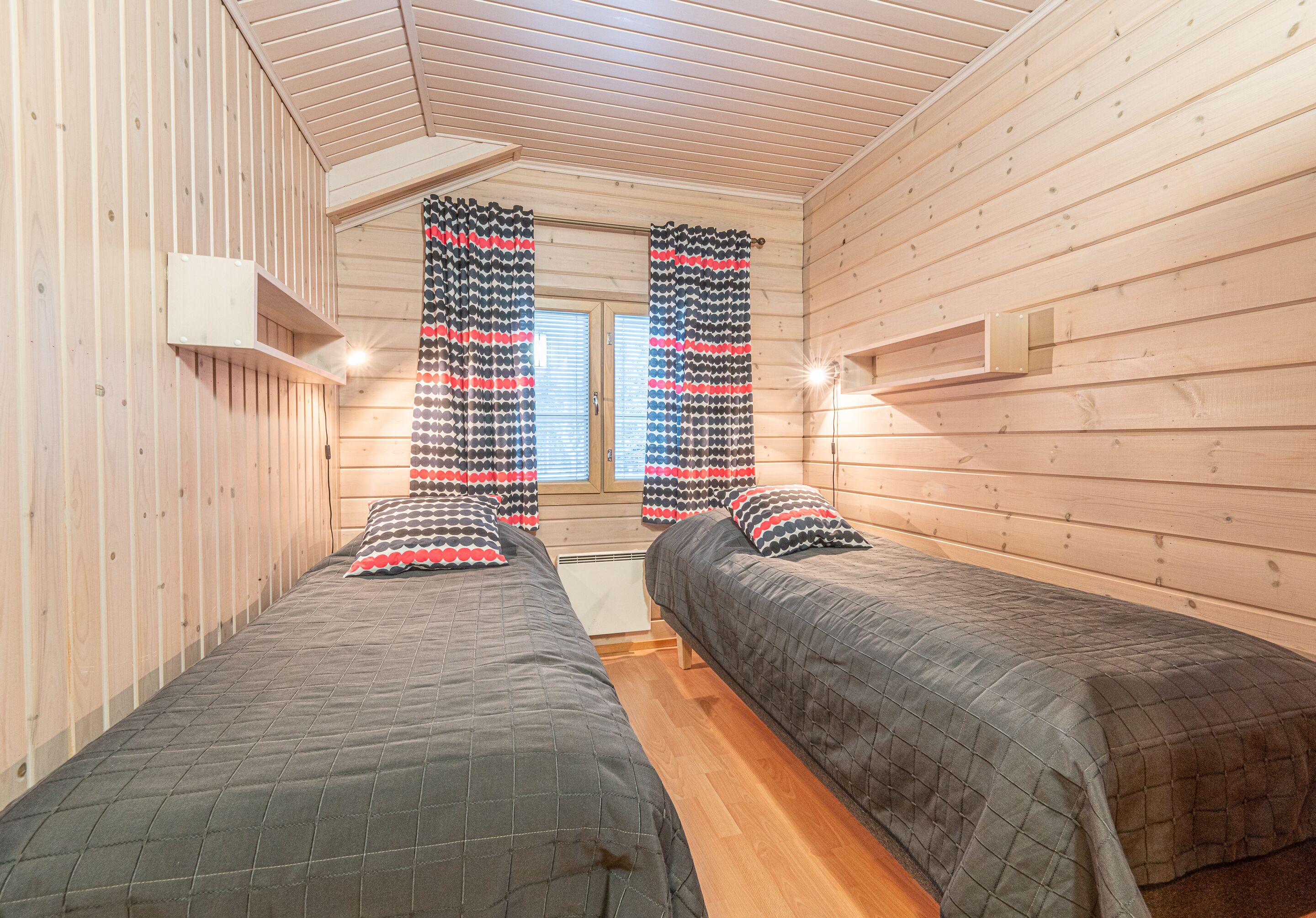 Huoneisto, 4 makuuhuonetta, sauna | Silitysrauta/-lauta, ilmaiset vauvansängyt, lisävuoteet, ilmainen Wi-Fi