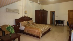 Habitación ejecutiva doble | Decoración individual, mobiliario individual, escritorio y wifi gratis