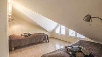 Apartemen, 2 kamar tidur, sauna | Dilengkapi dengan perabotan berbeda-beda dan setrika/meja setrika