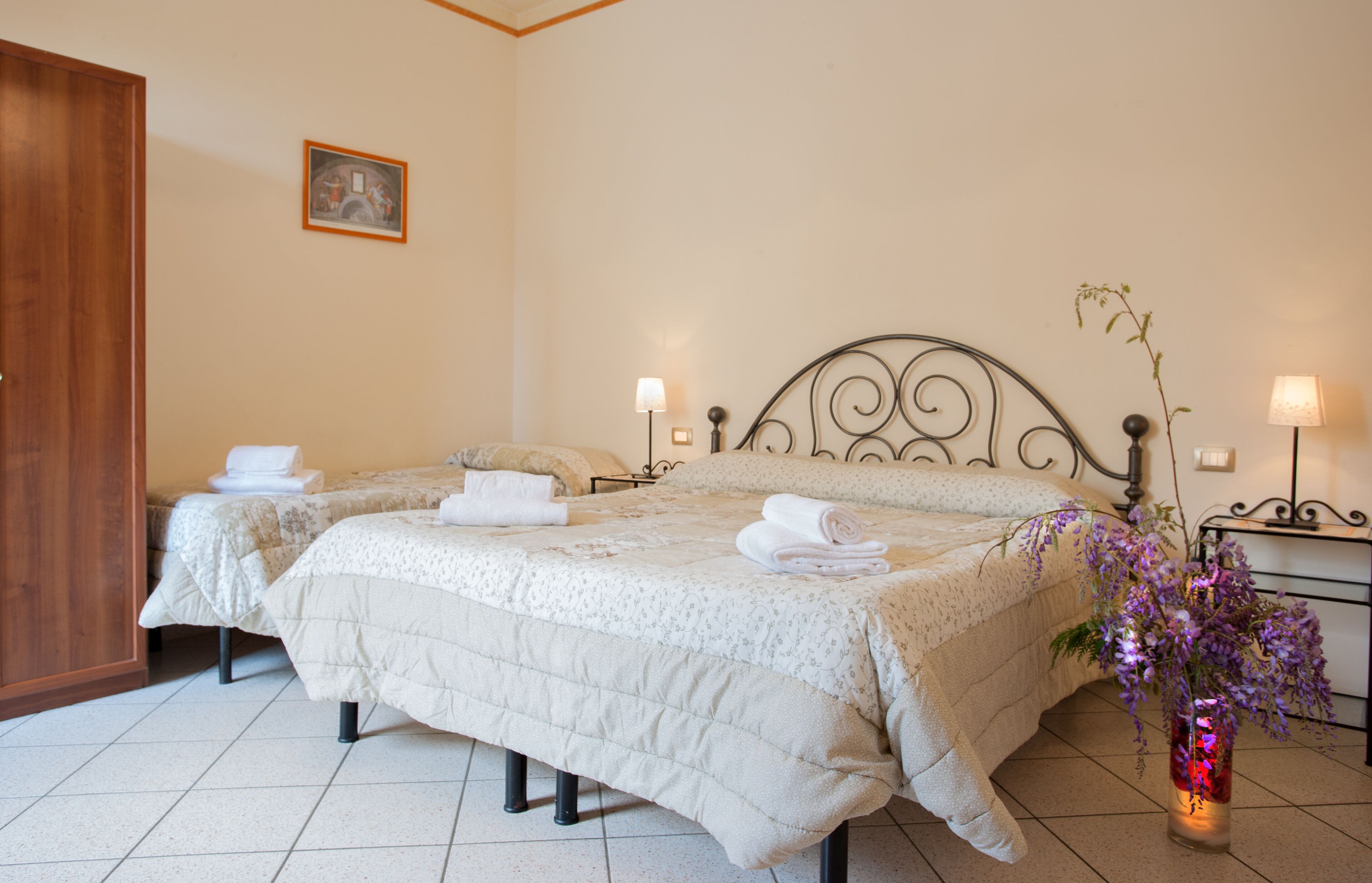 Farm holidays in Vinci. Apartment with bedroom, kitchen and bathroom