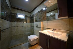 Villa, 2 Bedrooms, 2 Bathrooms | Bathroom