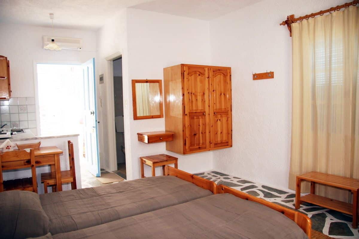 Laptop workspace, soundproofing, free cots/infant beds, rollaway beds