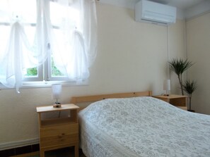 1 chambre, fer et planche à repasser, lit parapluie, Wi-Fi gratuit