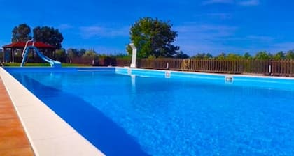 Ferienhaus Vallegaia, vollständige Erholung mit Swimmingpool, Tennis und Fußball