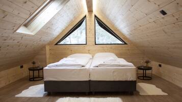 Superior Apartment (6) | Individually decorated, individually furnished, desk, soundproofing