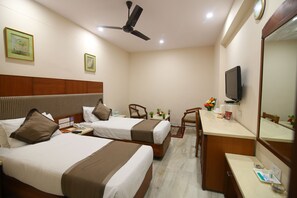 In-room safe, desk, free WiFi, bed sheets - Daspalla Executive Court (Visakhapatnam)