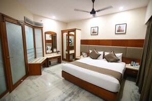 In-room safe, desk, free WiFi, bed sheets - Daspalla Executive Court (Visakhapatnam)