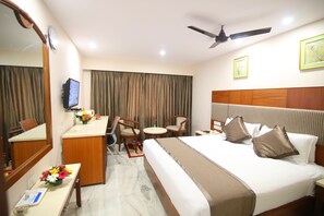 In-room safe, desk, free WiFi, bed sheets - Daspalla Executive Court (Visakhapatnam)