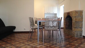 Dining - F3 typical house in the village of Monaccia near the sea (Monacia-D'aullène)