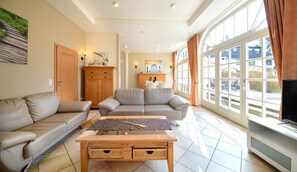 In-room safe, desk, laptop workspace, soundproofing - Hotel Hammermühle (Wahlrod)