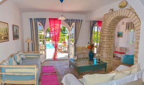 Smart TV, fireplace, DVD player, ping pong - Avlaki Beach House, Stylish Villa, Opening Onto Extraordinary Sheltered Beach (Kassiopi)