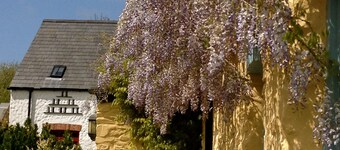 'Award Winning' Beautiful 170 Year Old Pembrokeshire Stone Holiday Cottage