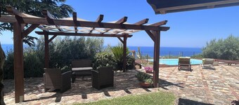 House with incredible outside area and amazing view