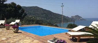 House with incredible outside area and amazing view