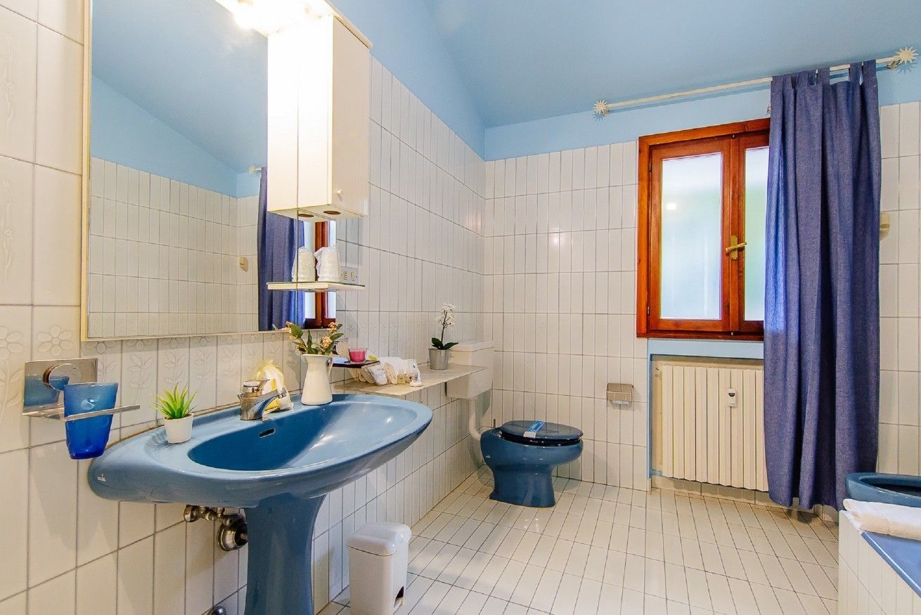 Apartment, 2 Bedrooms, Non Smoking | Bathroom sink