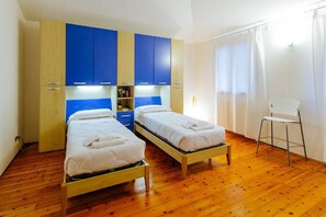 Apartment, 2 Bedrooms, Non Smoking | 2 bedrooms, individually decorated, individually furnished